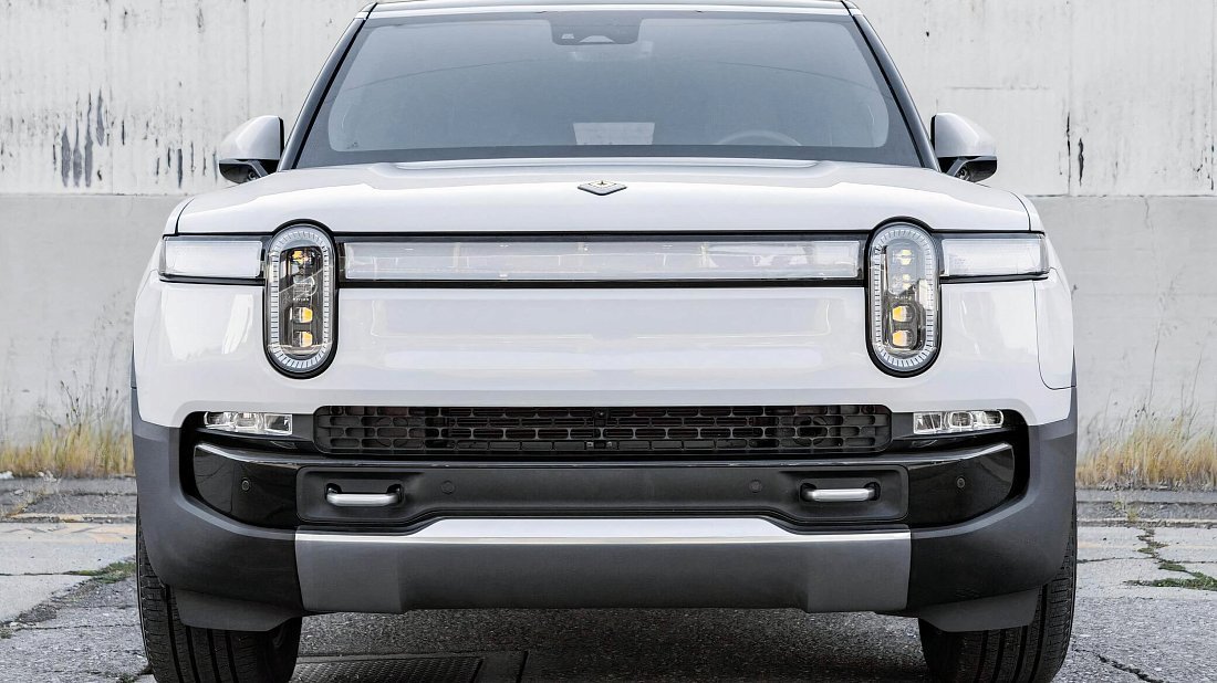 Rivian R1S Performance Dual-Motor AWD Large (2023-2024) передняя часть, решетка радиатора, фары, бампер, экстерьер