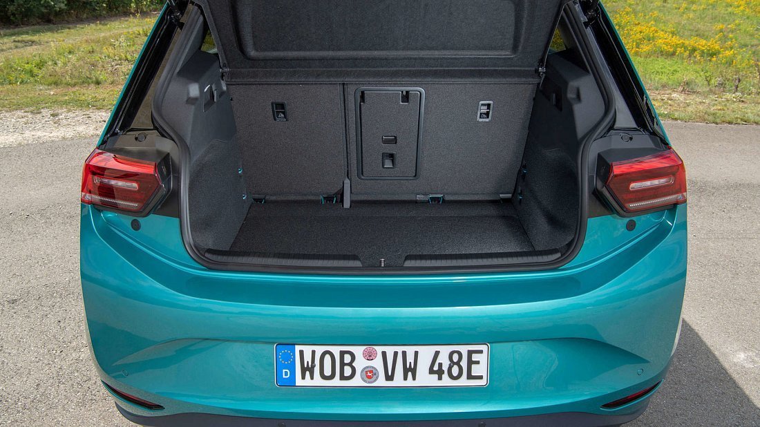 Volkswagen ID.3 1st Edition (2019-2021) багажник, сиденья подняты, грузовое пространство, объем багажника, вместимость багажника, место для хранения