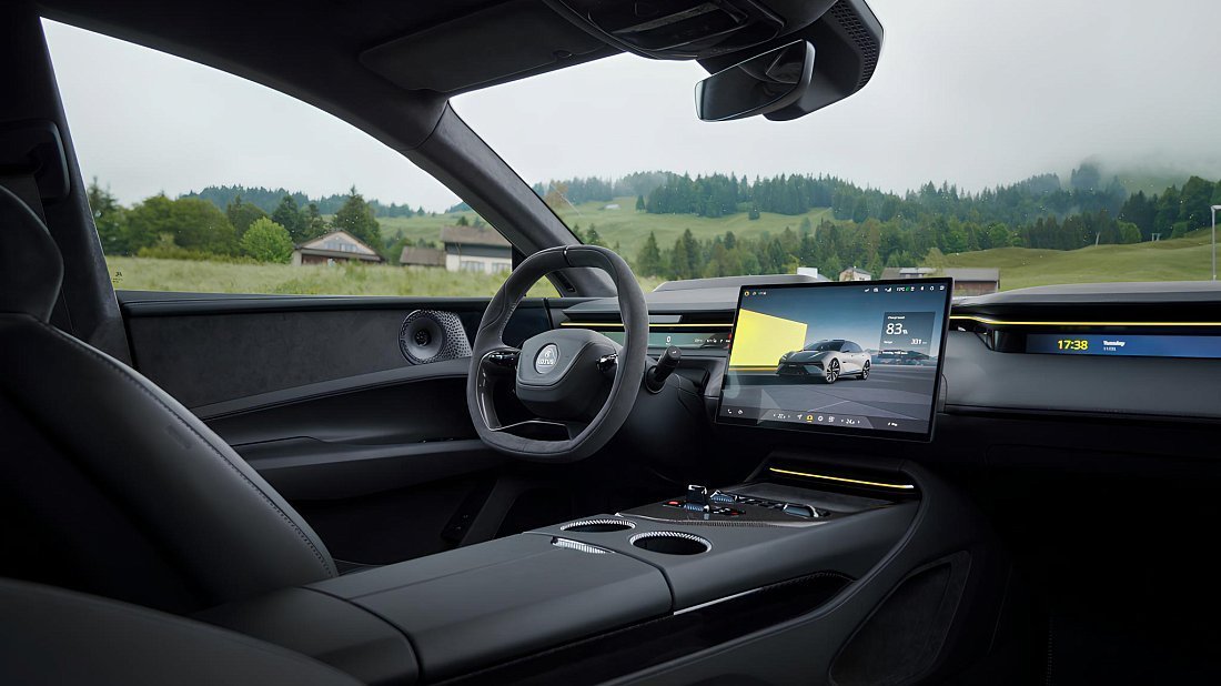 Lotus Emeya 600 (2024-...) интерьер, переднее сиденье, водительское сиденье, приборная панель, рулевое колесо, информационно-развлекательная система, кокпит