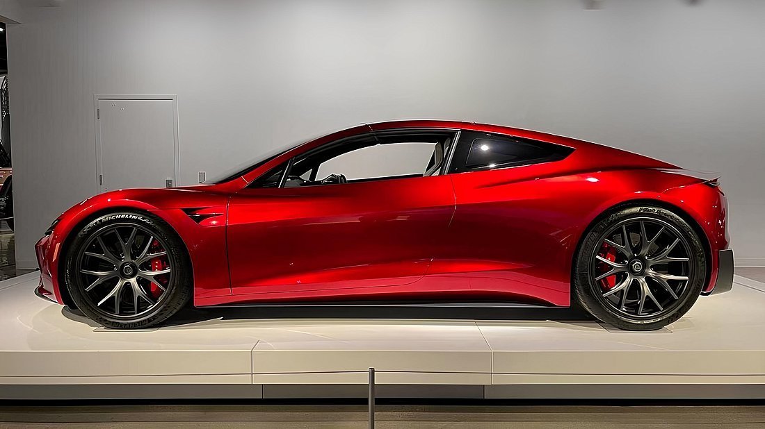 Tesla Roadster 2025 вид сбоку, силуэт, двери, колеса, экстерьер