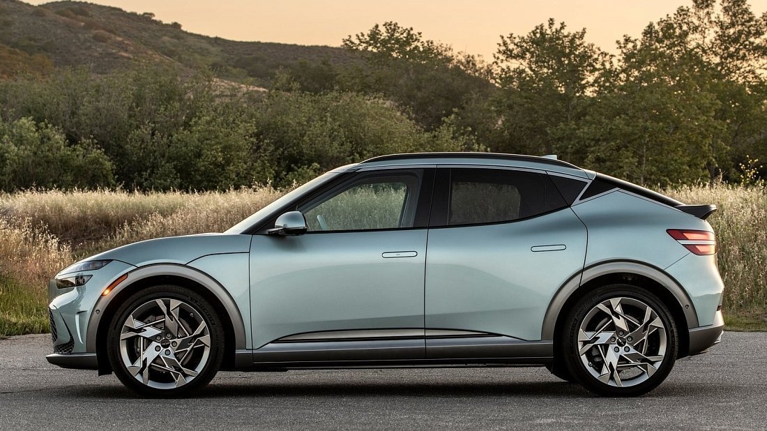 Genesis GV60 Standard RWD (2022-…) вид сбоку, силуэт, двери, колеса, экстерьер