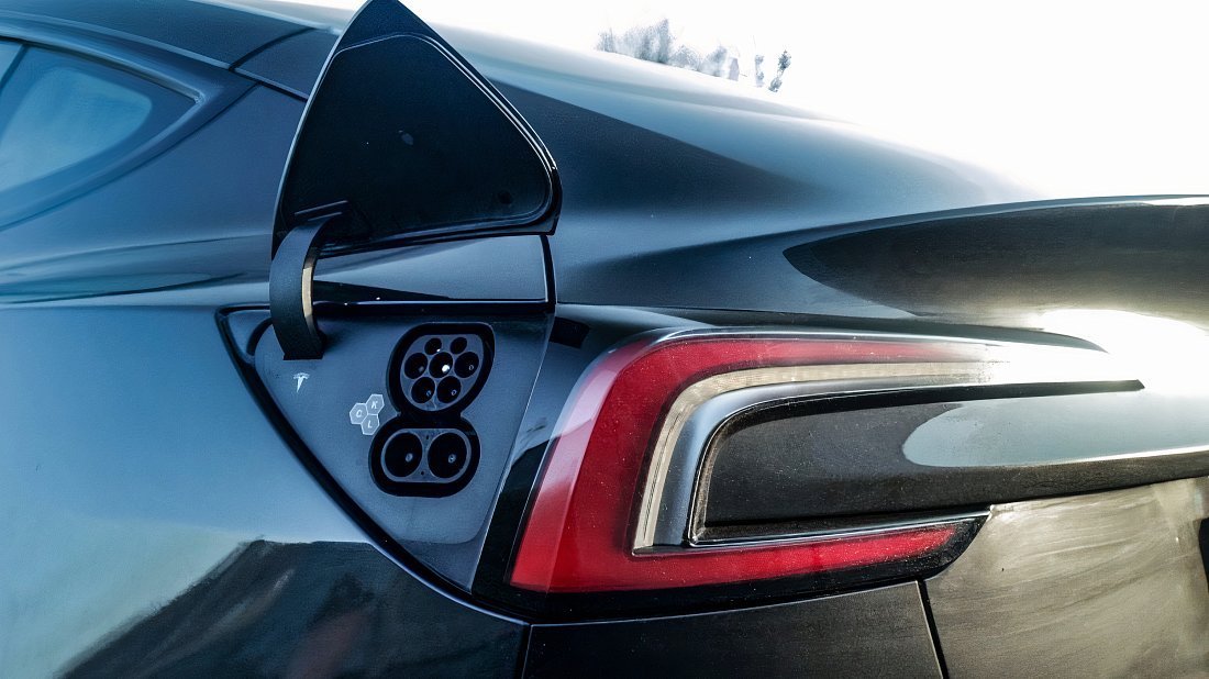 Tesla Model 3 Long Range AWD (2023-…) порт для зарядки (Европа), зарядка, разъем, штекер, коннектор