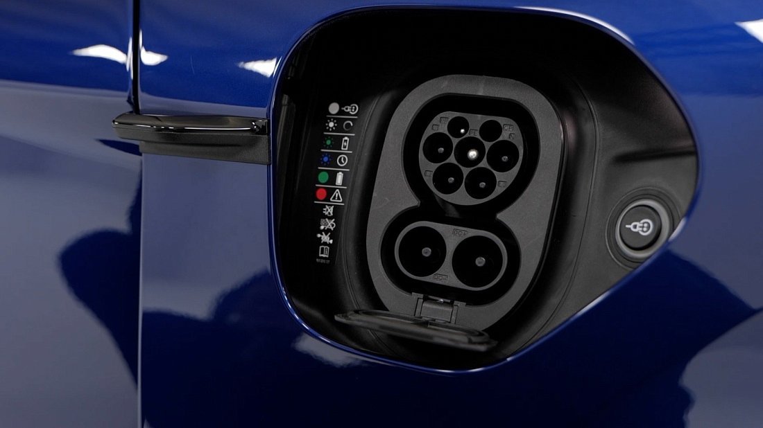 Porsche Taycan RWD Plus (2024-…) порт для зарядки (Европа), зарядка, разъем, штекер, коннектор
