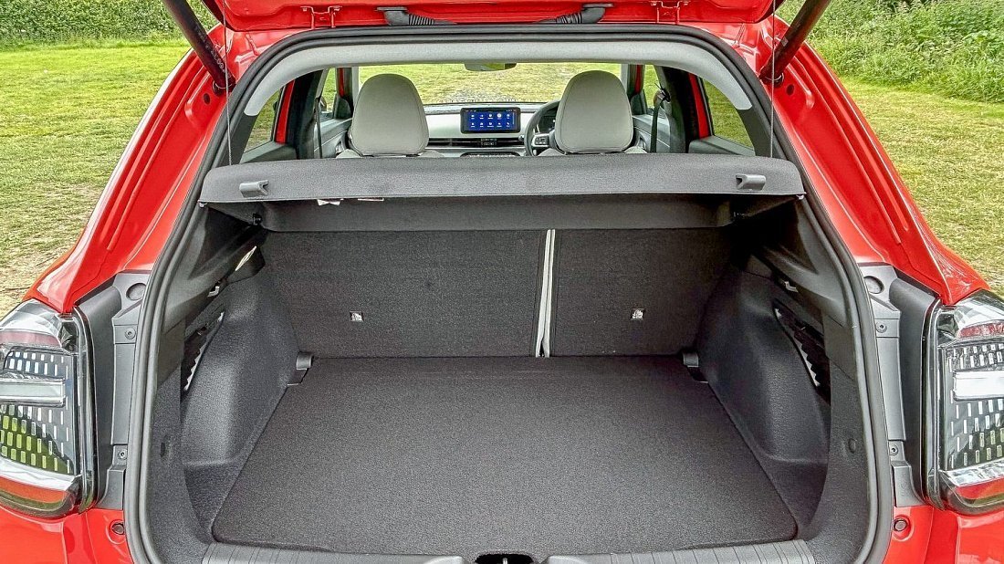 Фото Fiat 600e (2023-…) багажник