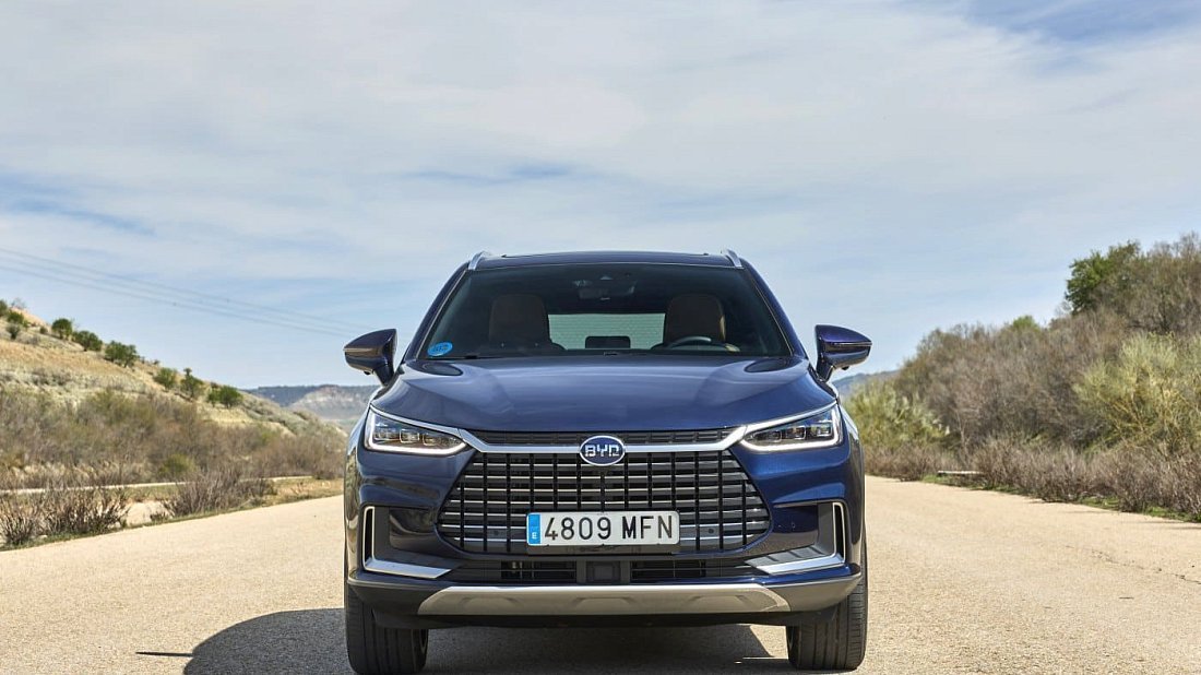 BYD Tang Flagship (2022-2024) передняя часть, решетка радиатора, фары, бампер, экстерьер