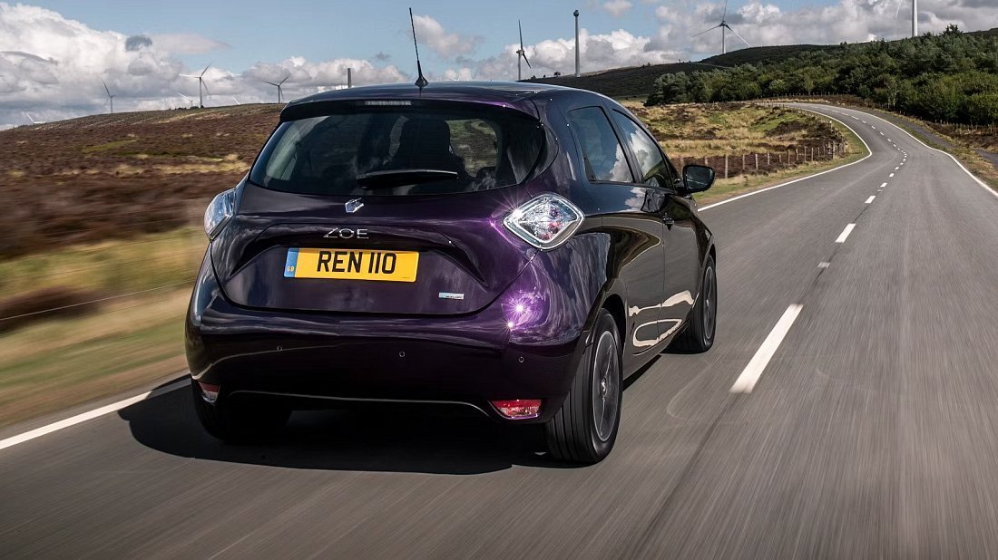 Renault Zoe Z.E. 40 R75/R90 Entry (2016-2018) вид сзади, задние фонари, багажник, спойлер, эмблема, бампер, экстерьер