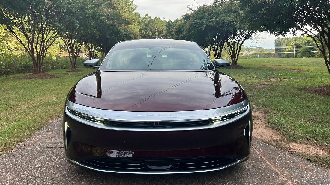 Lucid Air Pure RWD (2022-…) передняя часть, решетка радиатора, фары, бампер, экстерьер