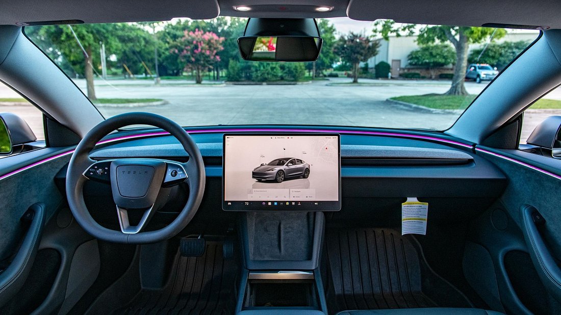 Фото Tesla Model 3 Premium AWD (2025-...) интерьер