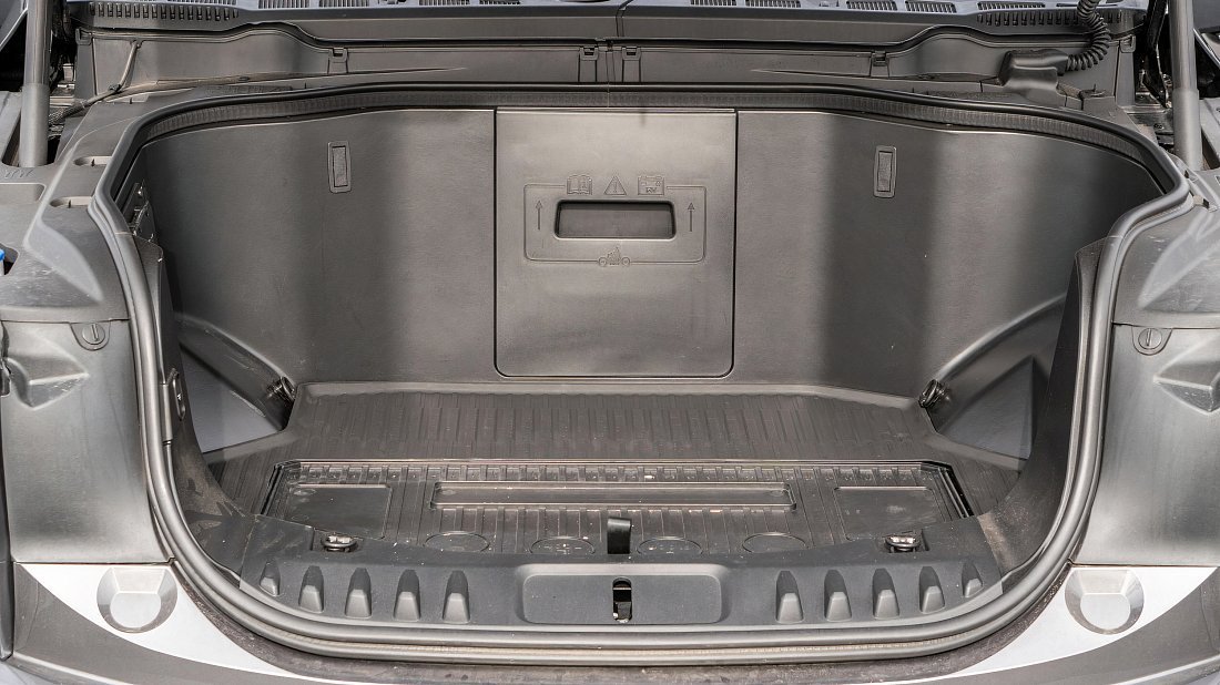 Ford F-150 Lightning Extended Range (2022-…) передний багажник (frunk), под капотом, место для хранения, груз, вместимость, дополнительное пространство
