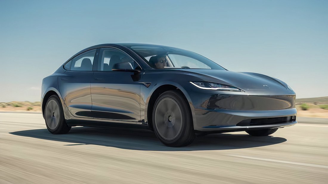 Tesla Model 3 Long Range AWD (2023-…) вид спереди, спереди сбоку, по диагонали, экстерьер