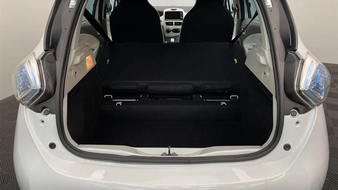 Renault Zoe Z.E. 40 R75/R90 Entry (2016-2018) багажник, увеличенный объем, сиденья сложены, максимальный объем, максимальный груз, максимальная вместимость, максимальное пространство для хранения
