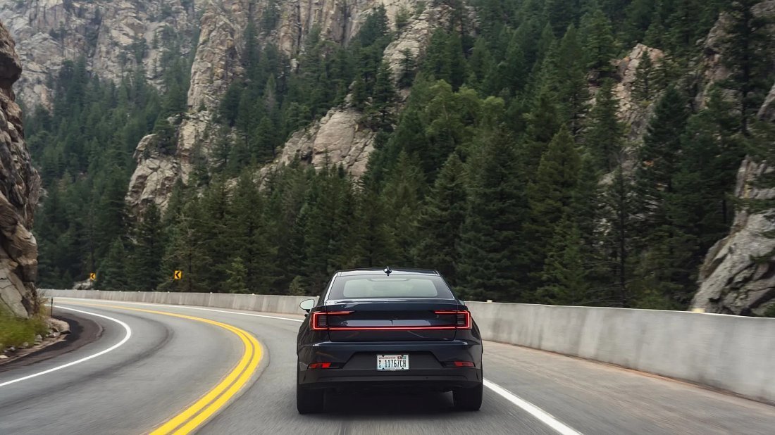Polestar 2 Long Range Performance (2023-…) вид сзади, задние фонари, багажник, спойлер, эмблема, бампер, экстерьер
