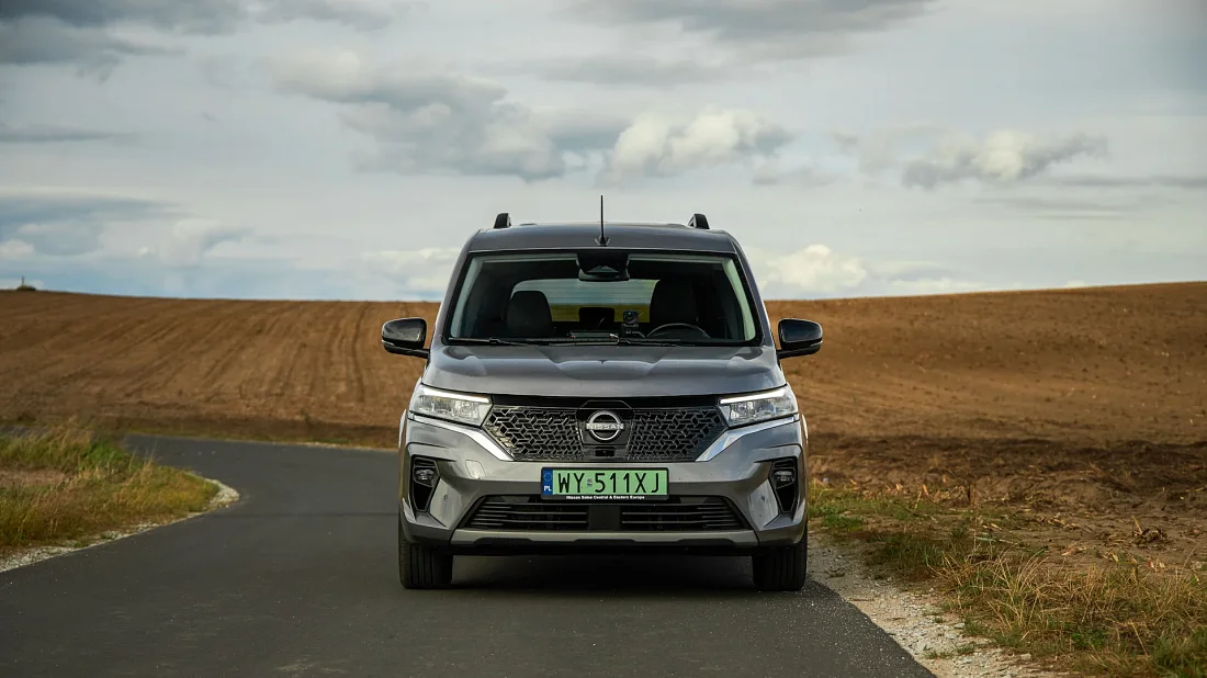 Nissan Townstar Evalia EV L2 (2024-…) передняя часть, решетка радиатора, фары, бампер, экстерьер