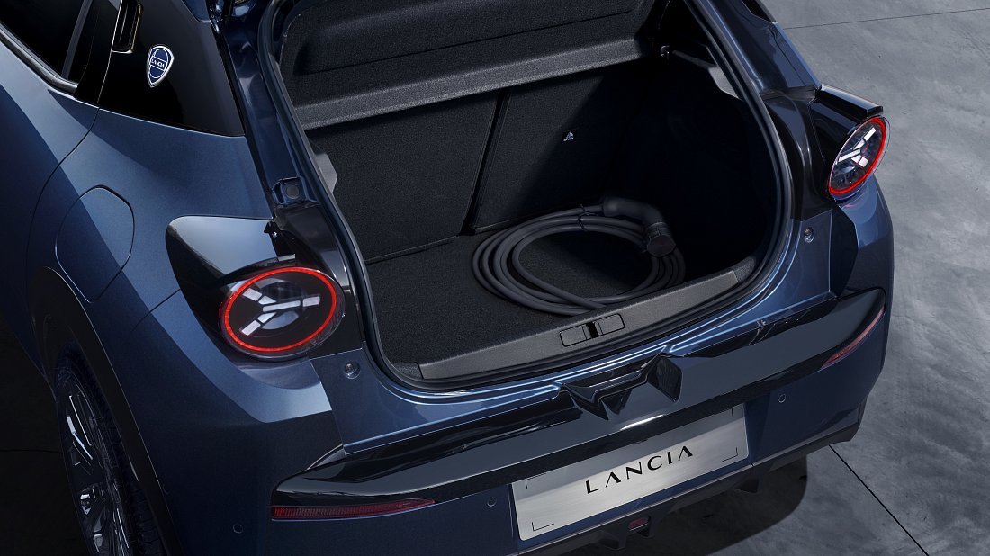 Фото Lancia Ypsilon 54 kWh (2025-...) багажник