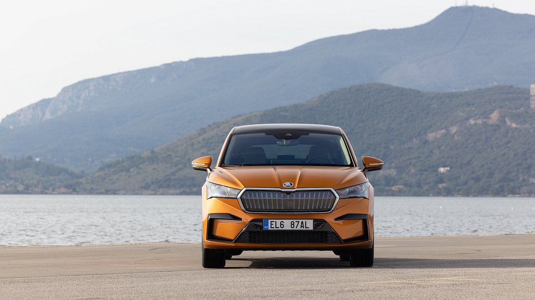 Škoda Enyaq Coupe 85 (2023-2025) передняя часть, решетка радиатора, фары, бампер, экстерьер