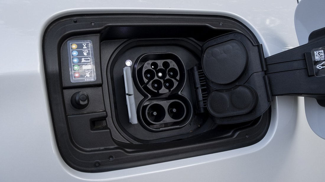 BMW iX3 Gen 2 (2021-…) порт для зарядки (Европа), зарядка, разъем, штекер, коннектор