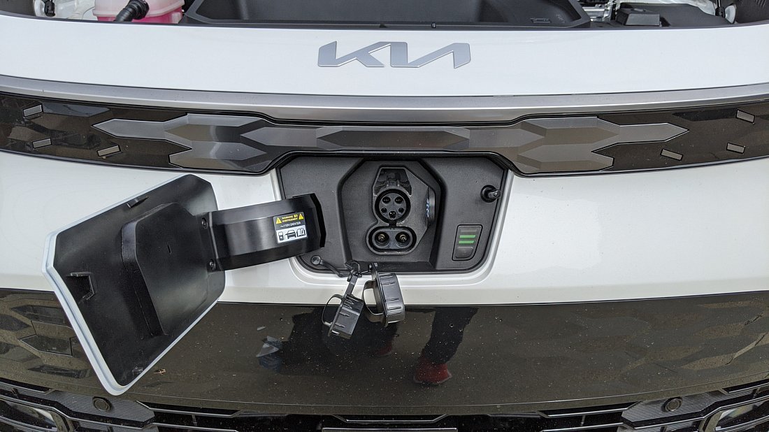 Kia Niro EV Long Range (2022-…) порт для зарядки (США), зарядка, разъем, штекер, коннектор