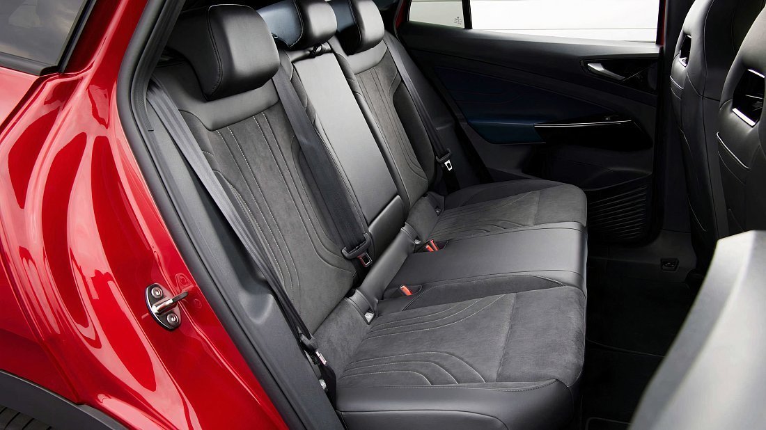 Volkswagen ID.4 GTX (2021-2022) задние сиденья, пассажирские сиденья, пространство для ног, пространство над головой, интерьер