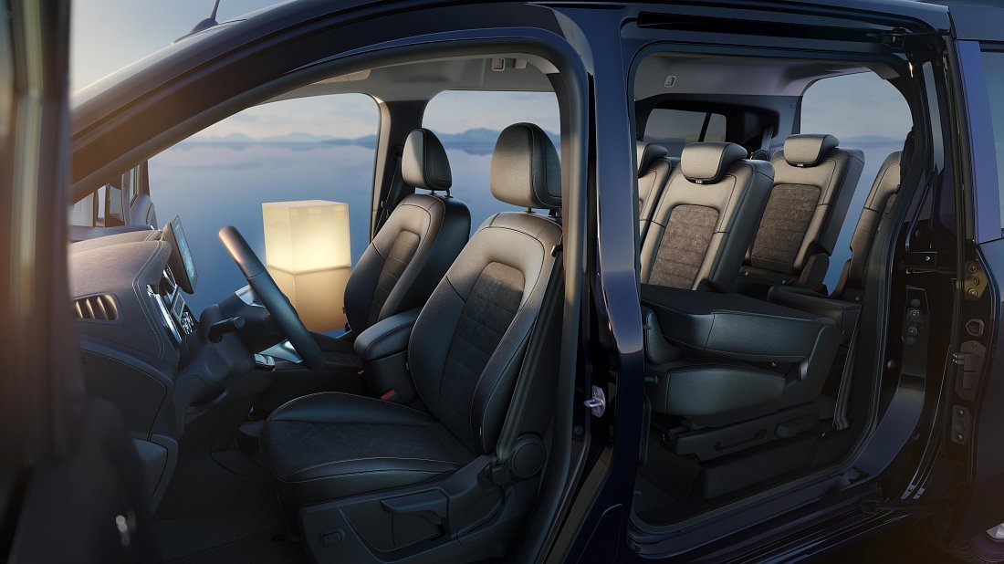 Фото Mercedes EQT 200 Long (2024-…) разложенный багажник