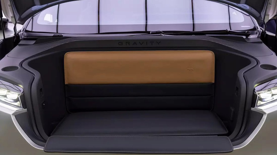 Lucid Gravity Grand Touring (2024-…) передний багажник (frunk), под капотом, место для хранения, груз, вместимость, дополнительное пространство