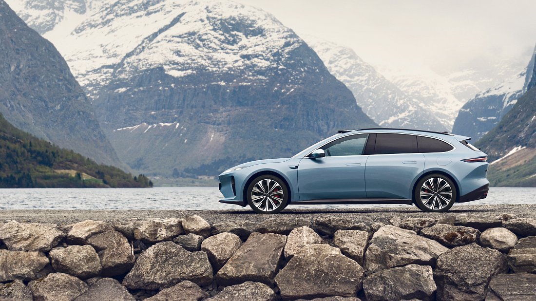NIO ET5 Touring Standard Range (2023-…) вид сбоку, силуэт, двери, колеса, экстерьер