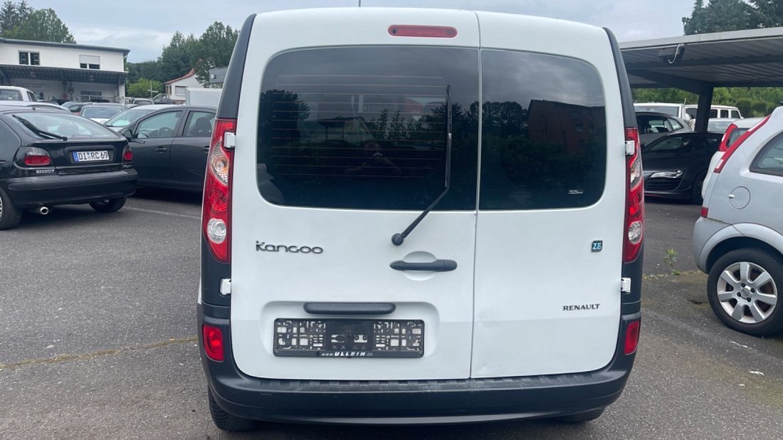 Renault Kangoo Z.E. Maxi (2011-2017) вид сзади, задние фонари, багажник, спойлер, эмблема, бампер, экстерьер