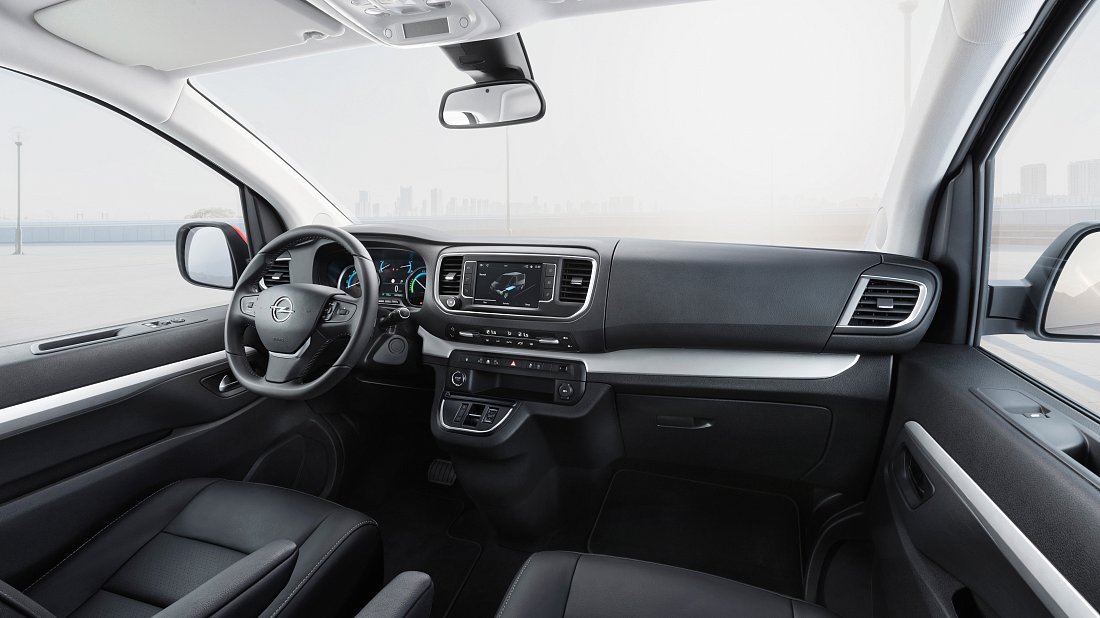 Opel Zafira Electric Life M 50 kWh (2020-2024) интерьер, переднее сиденье, водительское сиденье, приборная панель, рулевое колесо, информационно-развлекательная система, кокпит