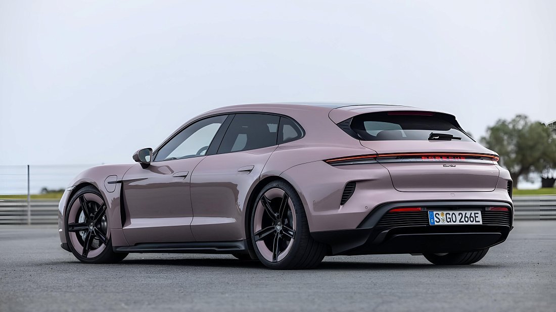Porsche Taycan Turbo S Sport Turismo (2024-…) задняя часть в три четверти, вид в три четверти, диагональ, экстерьер