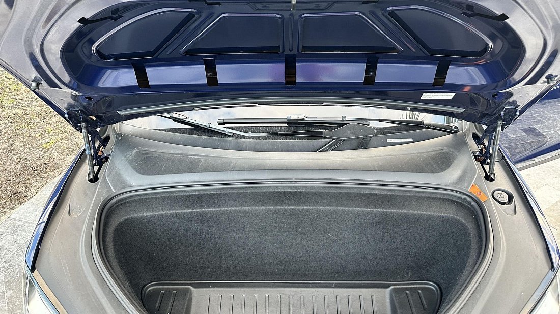 Tesla Model X Dual Motor (2021-…) передний багажник (frunk), под капотом, место для хранения, груз, вместимость, дополнительное пространство