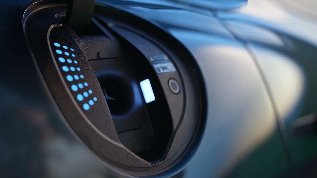 Фото Genesis GV60 Standard RWD (2025-…) порт для зарядки (США)