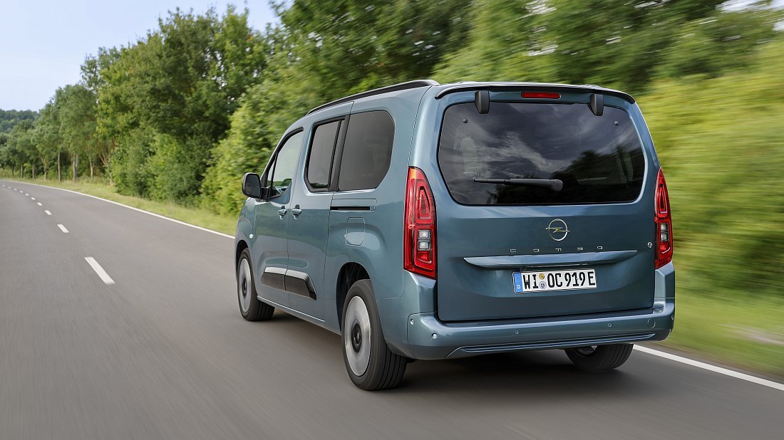 Фото Opel Combo Electric Life XL 52 kWh (2024-...) задняя часть под углом