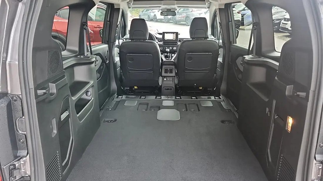 Nissan Townstar Evalia EV L2 (2024-…) багажник, увеличенный объем, сиденья сложены, максимальный объем, максимальный груз, максимальная вместимость, максимальное пространство для хранения