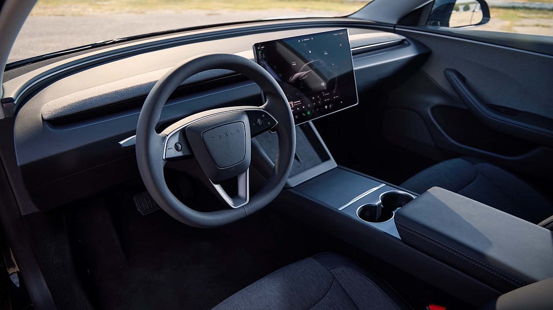 Фото Tesla Model 3 Standard RWD (2025-...) интерьер