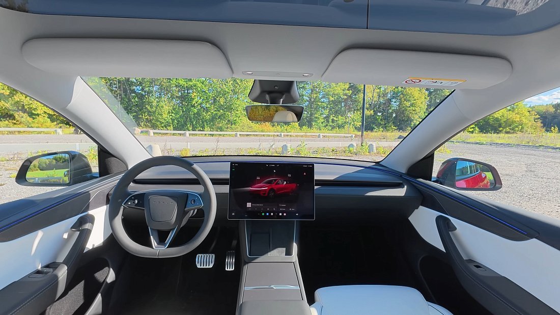Фото Tesla Model Y Performance (2025-...) интерьер
