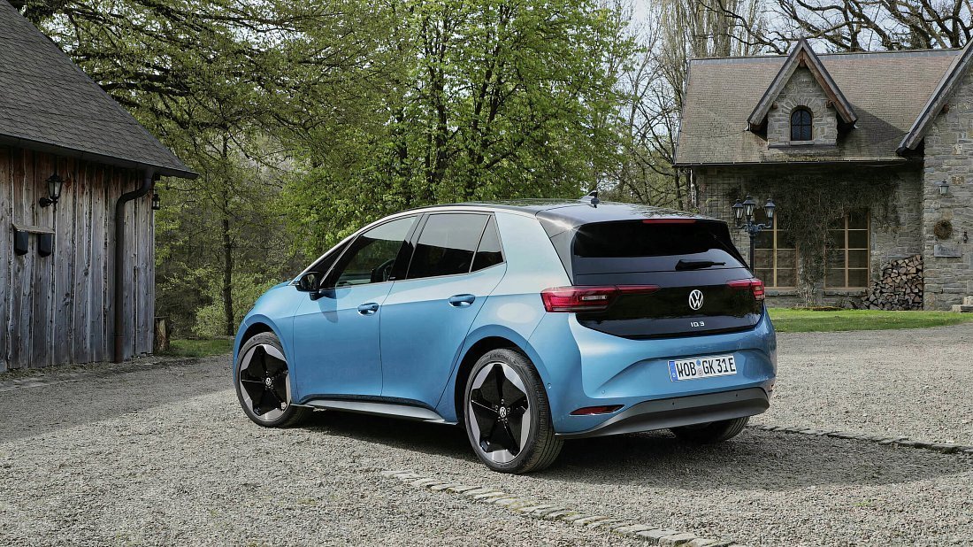 Volkswagen ID.3 Pro S (2023-2024) задняя часть в три четверти, вид в три четверти, диагональ, экстерьер