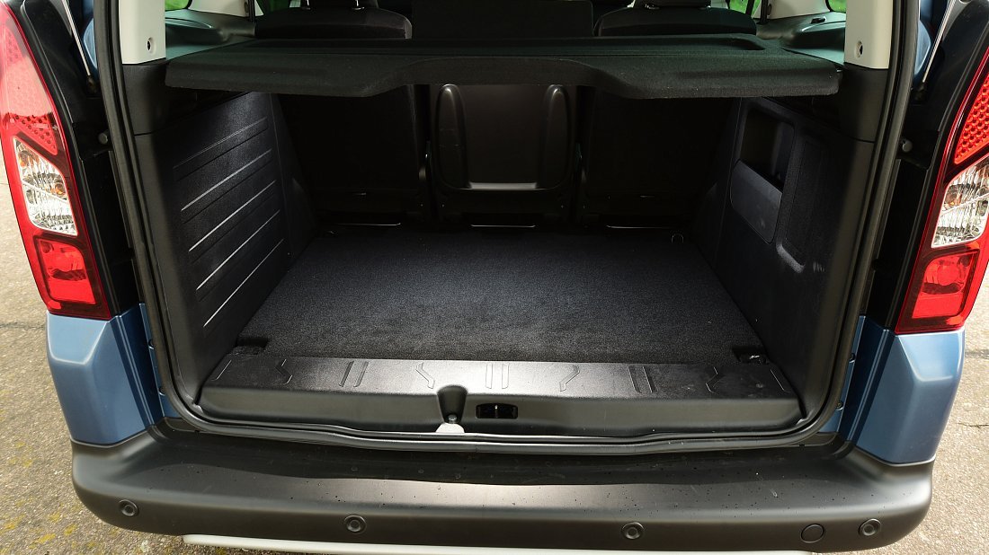 Citroën e-Berlingo Multispace (2017-2020) багажник, сиденья подняты, грузовое пространство, объем багажника, вместимость багажника, место для хранения