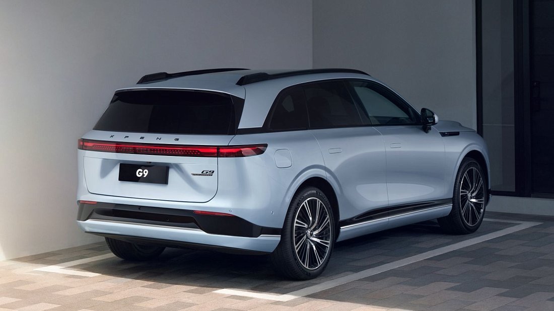 XPENG G9 RWD Long Range (2023-…) задняя часть в три четверти, вид в три четверти, диагональ, экстерьер