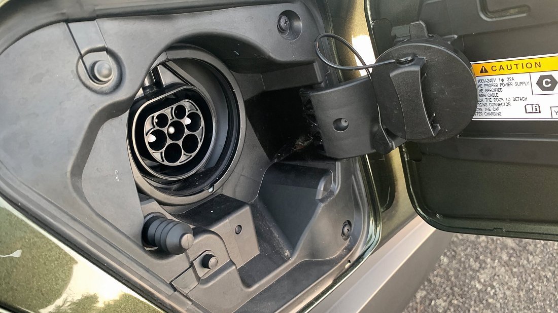 Lexus UX 300e (2023-…) порт для зарядки (Европа), зарядка, разъем, штекер, коннектор