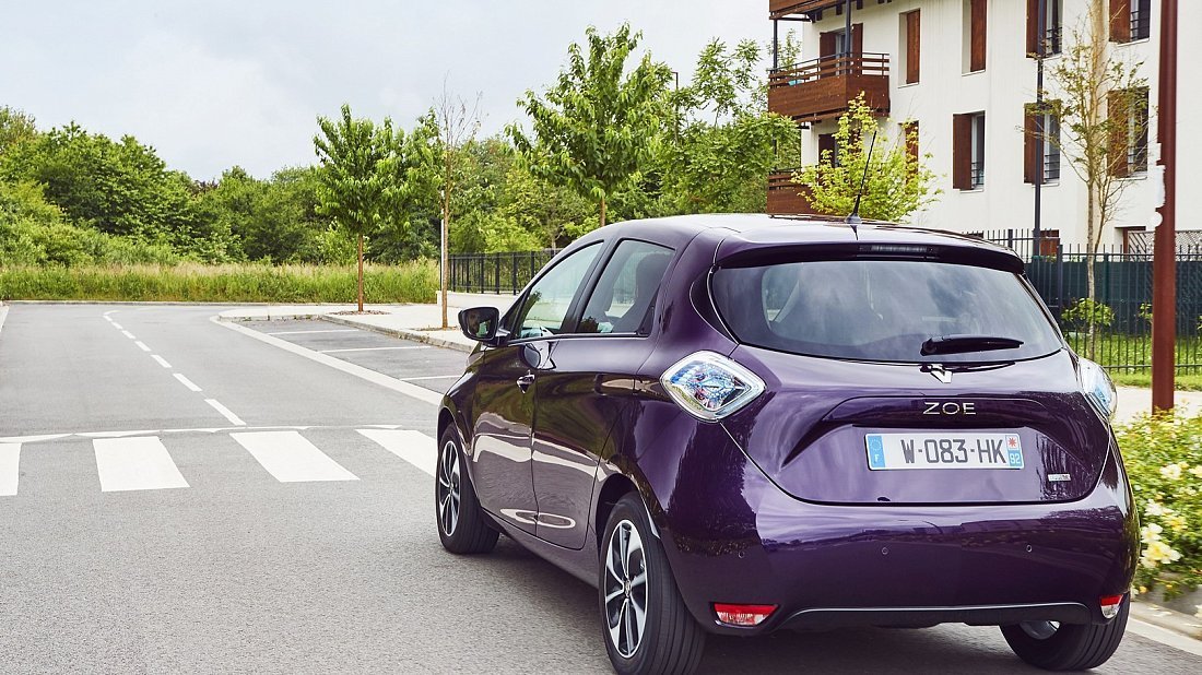 Renault Zoe Z.E. 40 Q90 (2016-2019) задняя часть в три четверти, вид в три четверти, диагональ, экстерьер