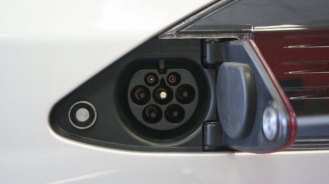 Tesla Model S 85 (2012-2016) порт для зарядки (Европа), зарядка, разъем, штекер, коннектор