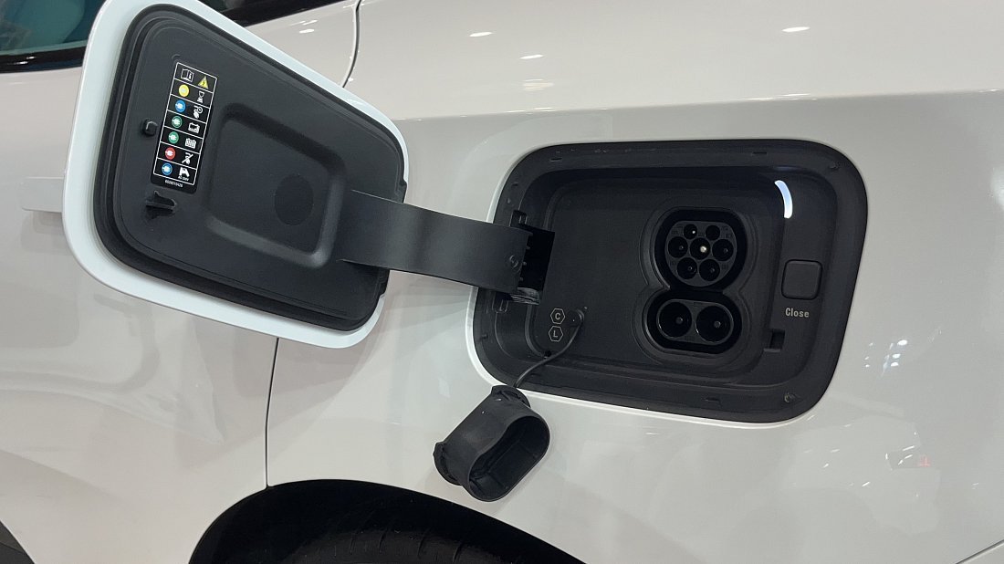 Polestar 4 Long Range Single Motor (2024-…) порт для зарядки (Европа), зарядка, разъем, штекер, коннектор