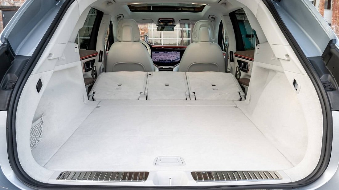 Mercedes EQS SUV 580 4MATIC (2023-…) багажник, увеличенный объем, сиденья сложены, максимальный объем, максимальный груз, максимальная вместимость, максимальное пространство для хранения
