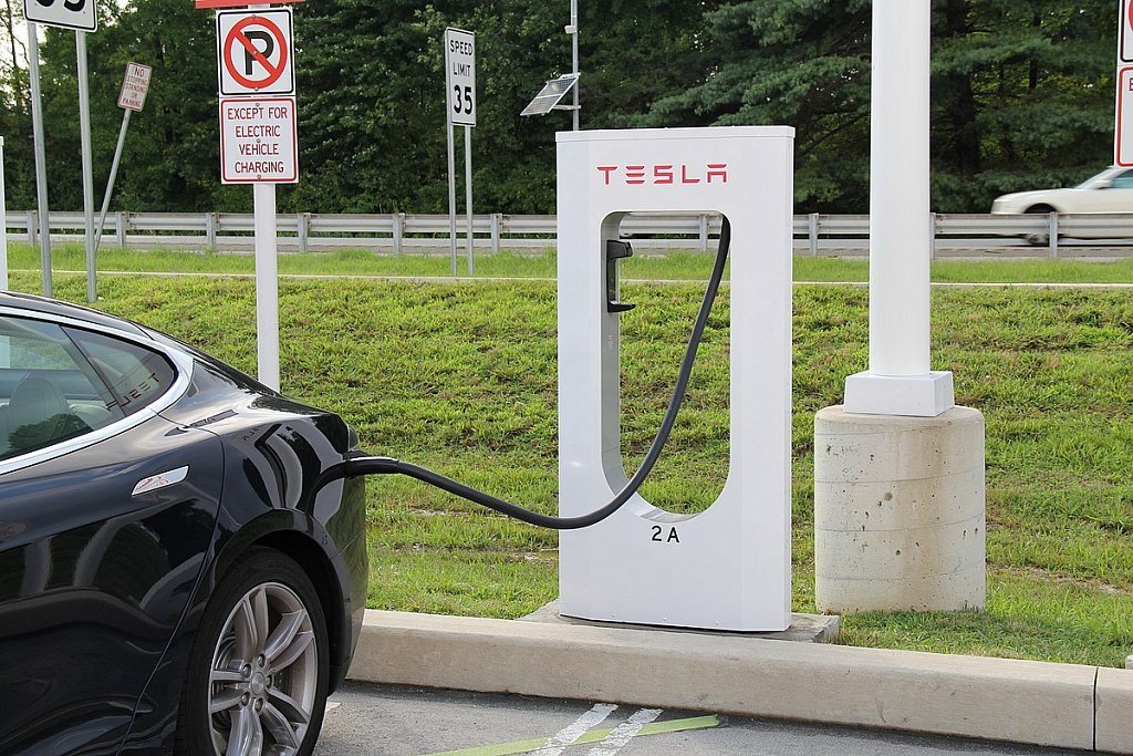 Photo of Tesla Supercharger V1