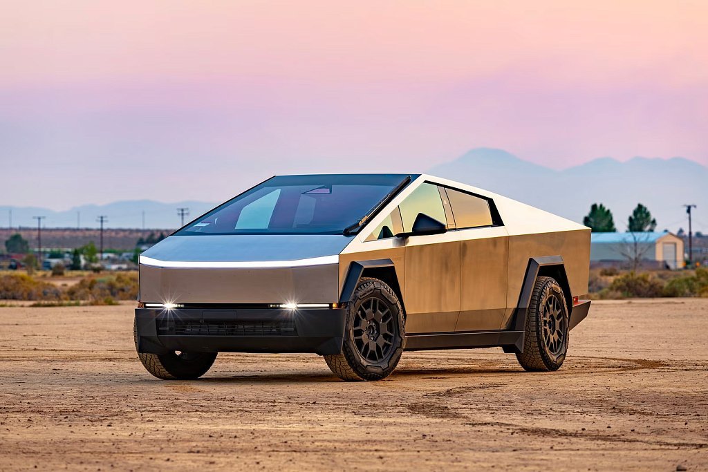 Tesla Cybertruck (Image by Edmunds)