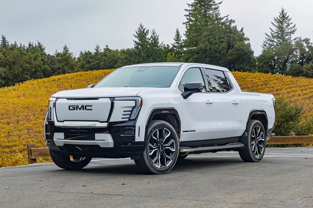 GMC Sierra EV (Image by Edmunds)