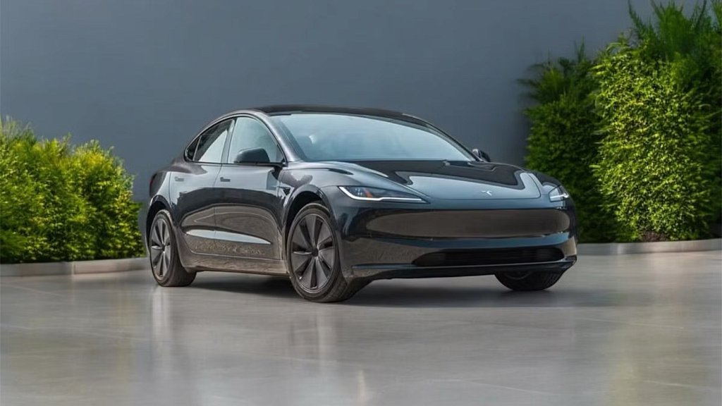 Tesla Model 3 (Image by Turo)