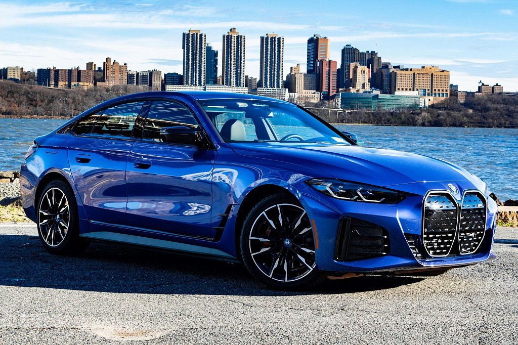 BMW i4